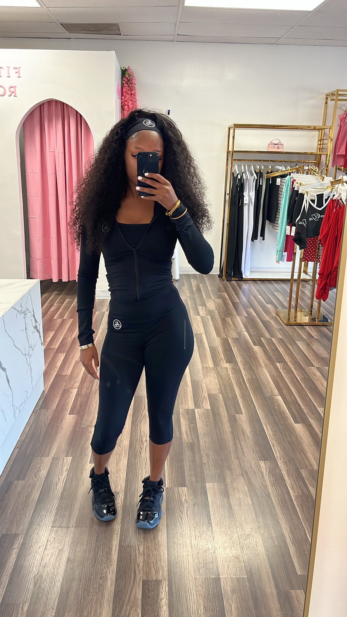 “ALLURÉ” Loungewear Set (4pcs) (BLACK)