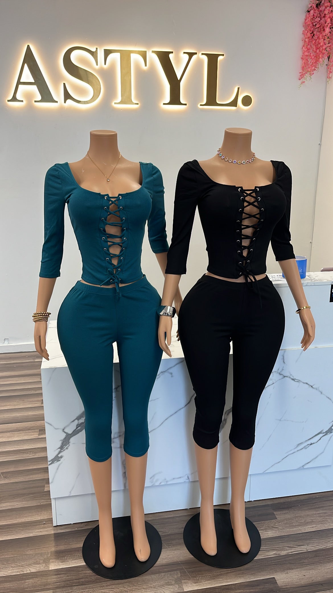“Lace Me” Set (BLACK)