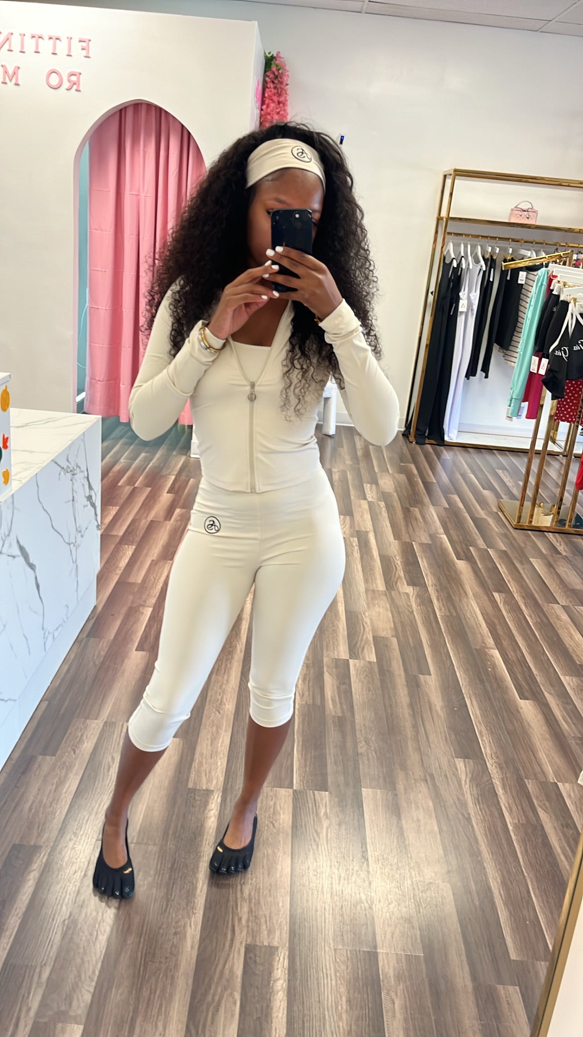 “ALLURÉ” Loungewear Set (4pcs) (BEIGE)