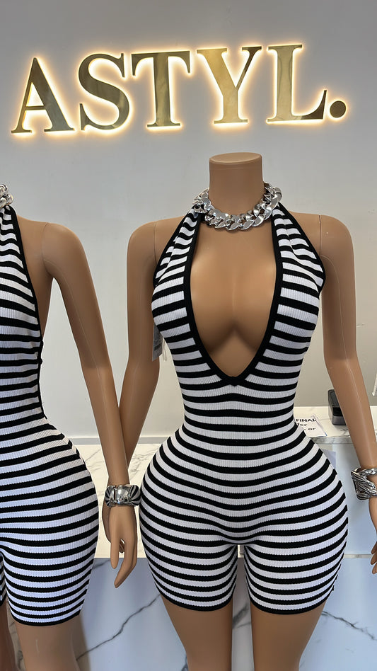 “Topic” Romper (Black)
